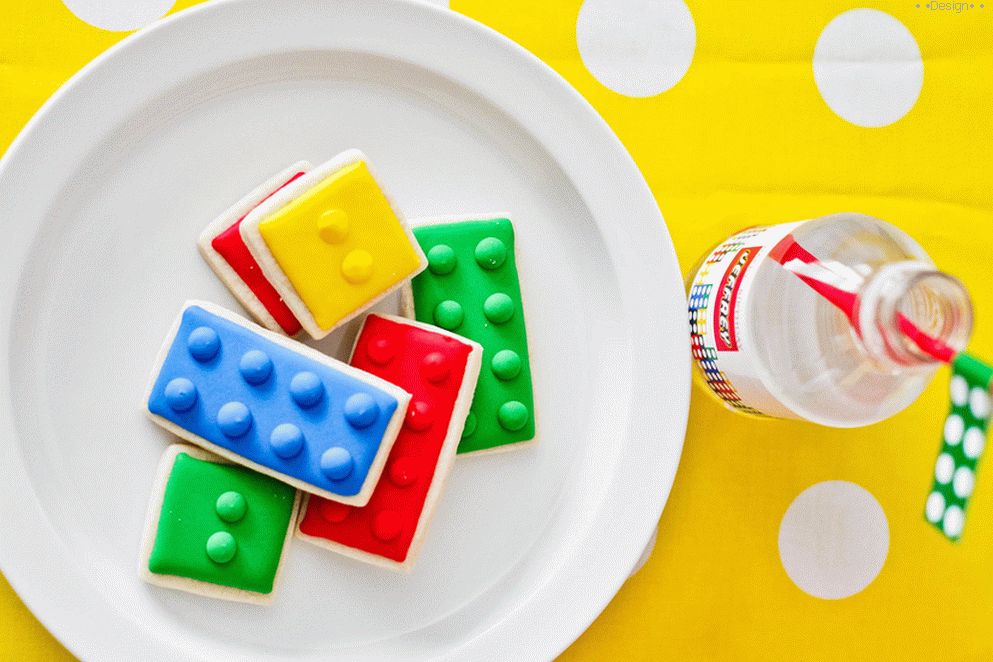 decorating a children's birthday table