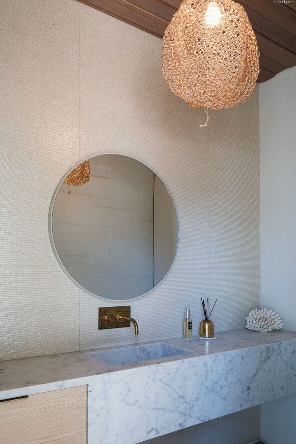 minimalist style bathroom