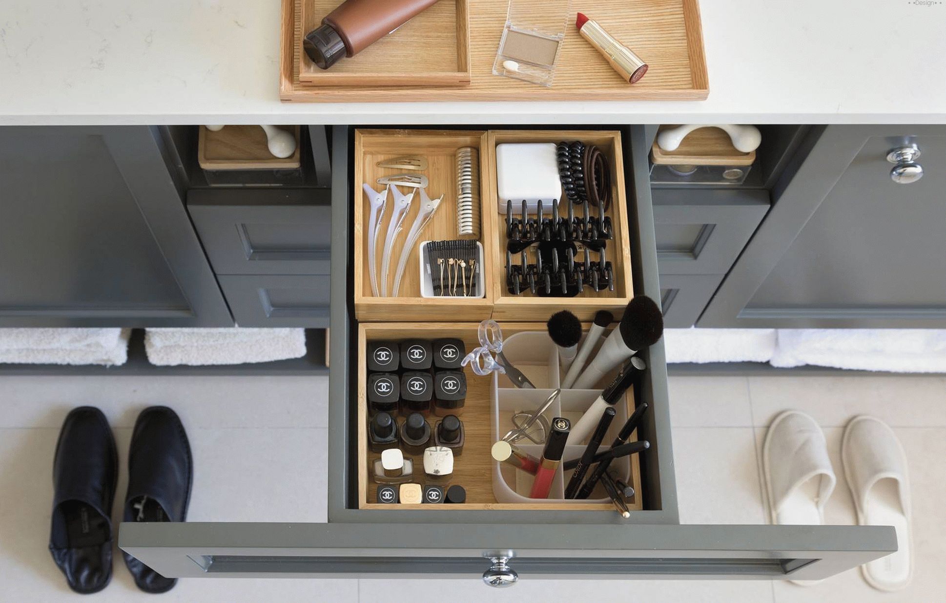 Organization of storage in the bathroom